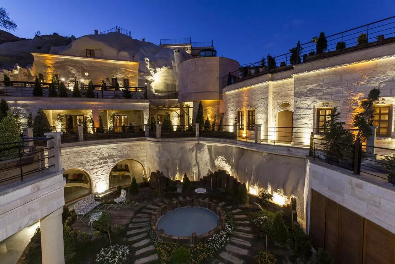 BESTWESTERN_SAHABVIZPARVAZ (4).jpg